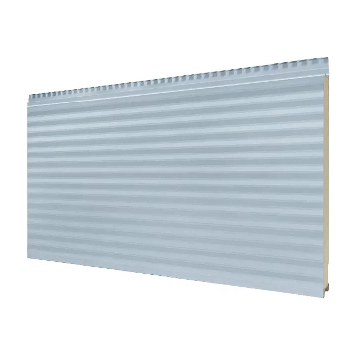 Sidepanel i korrugert metall med lav ribbe